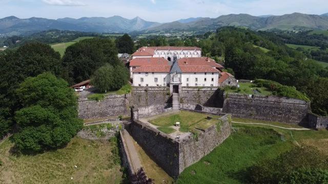Maison Au Coeur De La Rue Pietonne Сен-Жан-Пье-де-Пор Экстерьер фото